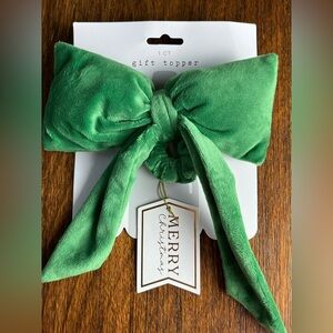 Emerald Green Velvet Bow Gift Topper